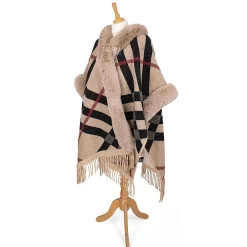 Shop Cape L'Élégance à Fleur de Peau Vêtements